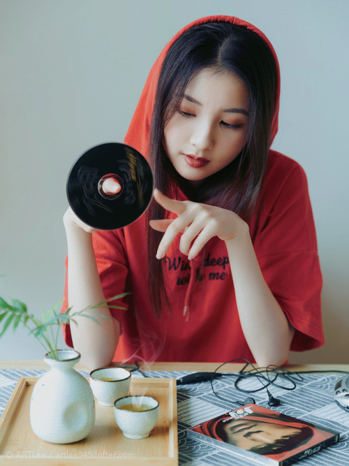 哥本哈根之夜，红魔之魂在加时燃烧，莱万压哨绝杀成关键先生